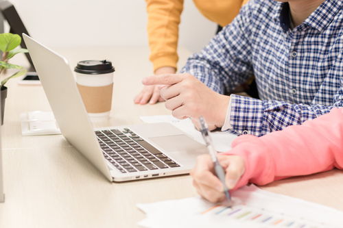 戰(zhàn)略性薪酬管理在技術(shù)服務(wù)領(lǐng)域的應(yīng)用與內(nèi)涵